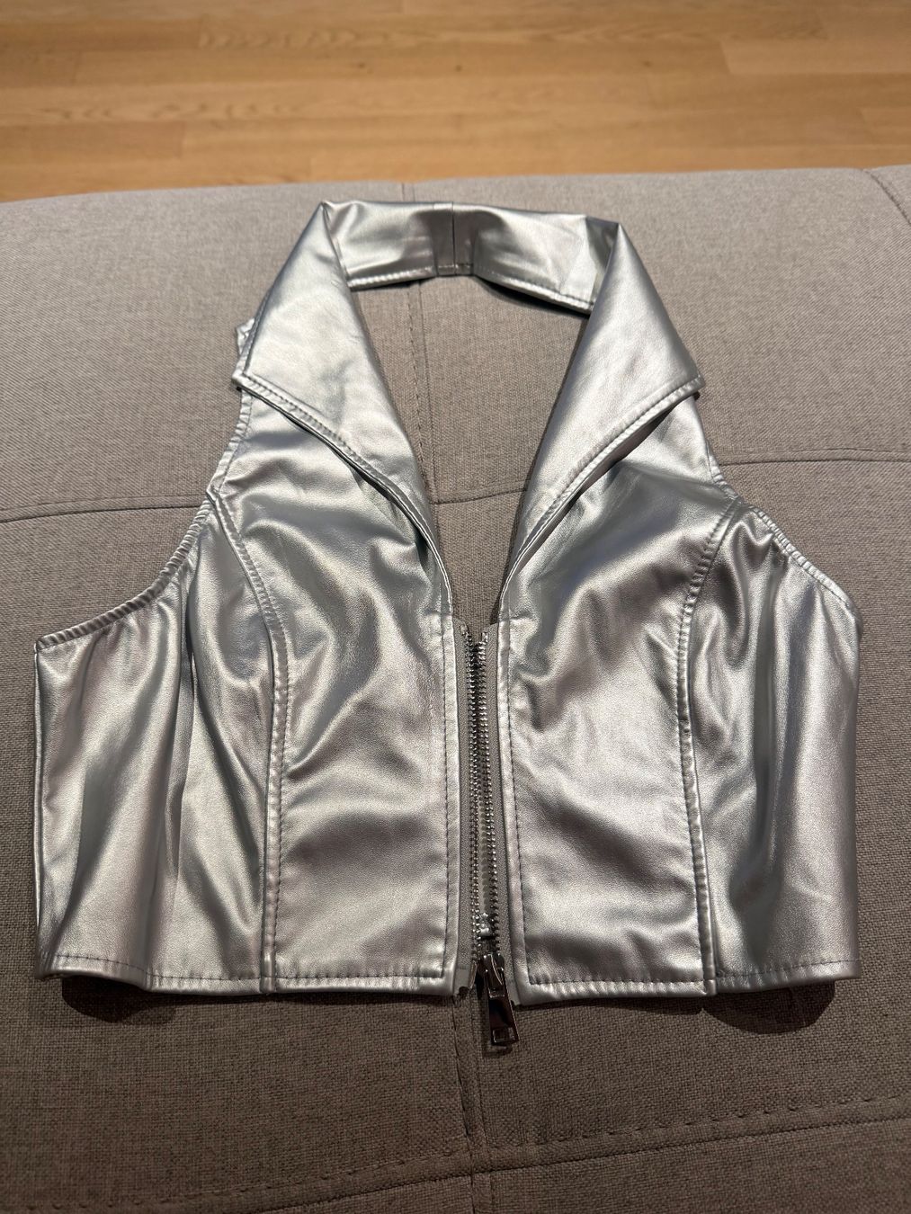 Shein Top: Top mit Reissverschluss silber Grösse S – Usato da Schaan venduto da bar_pp72 1