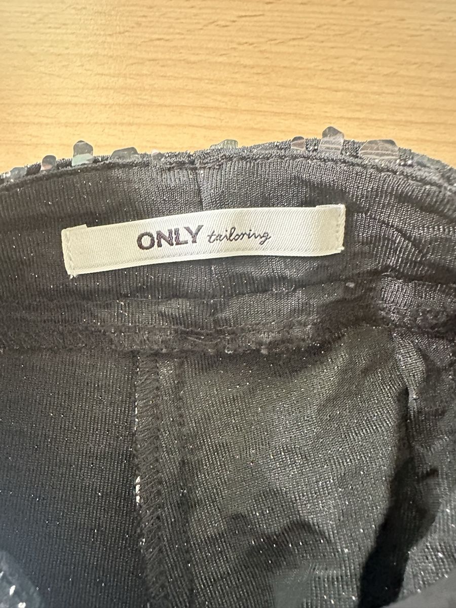 Only Pantaloni: Glitzer Hosen von Only, Grösse XS – Nuovo (secondo la descrizione) da Lampenberg venduto da Graziella_ 1