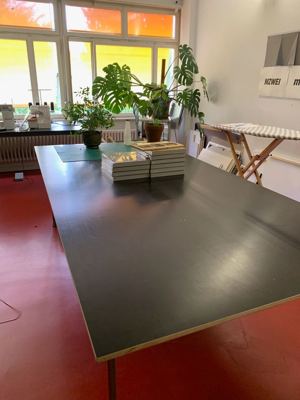 Tavoli: Extra grosser Atelier-, Team- oder Konferenztisch 250 × 125 – Usato da Zürich venduto da cluethi 2