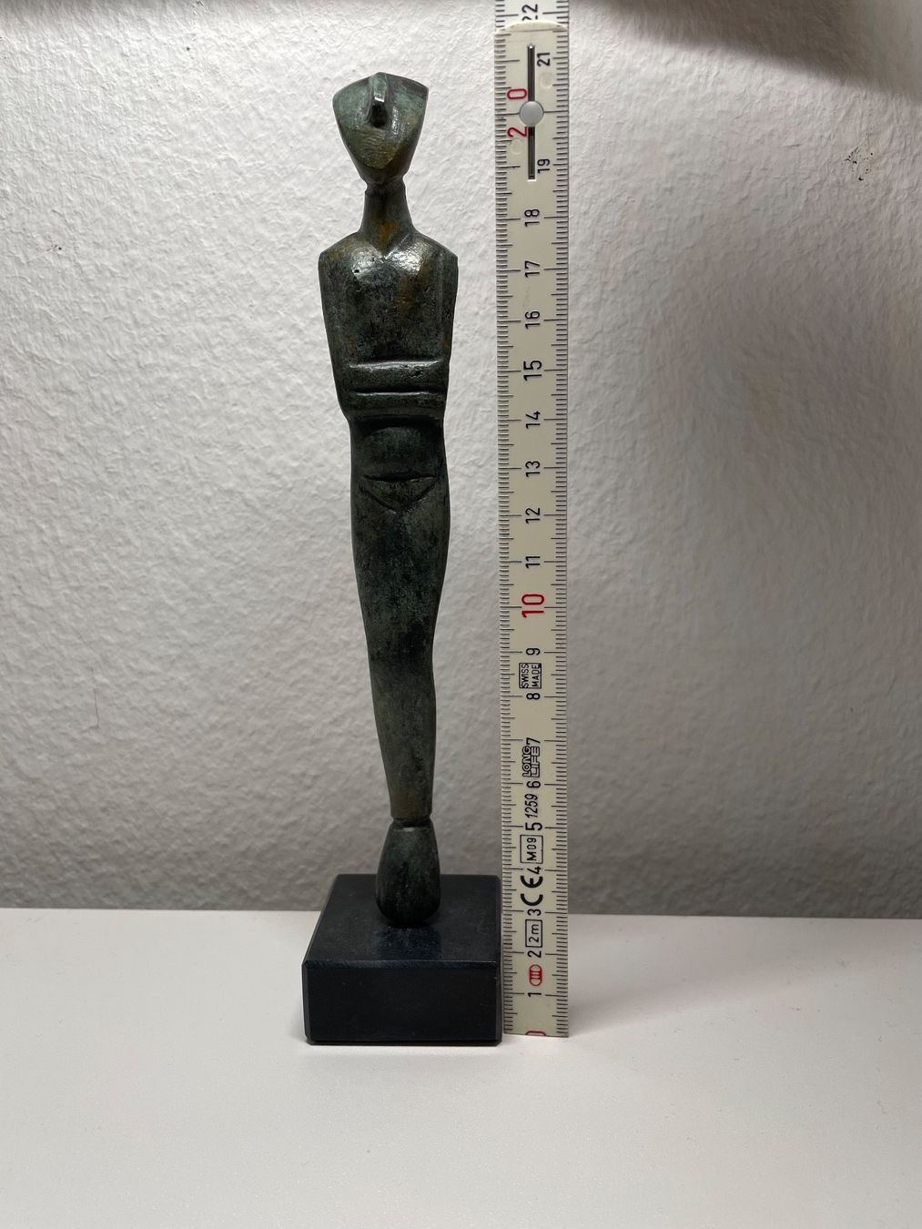Skulpturen & Statuen: Cycladic female idol, Bronze on marble base. From Greece – Neu (gemäss Beschreibung) aus Zürich von my.greekholiday 9