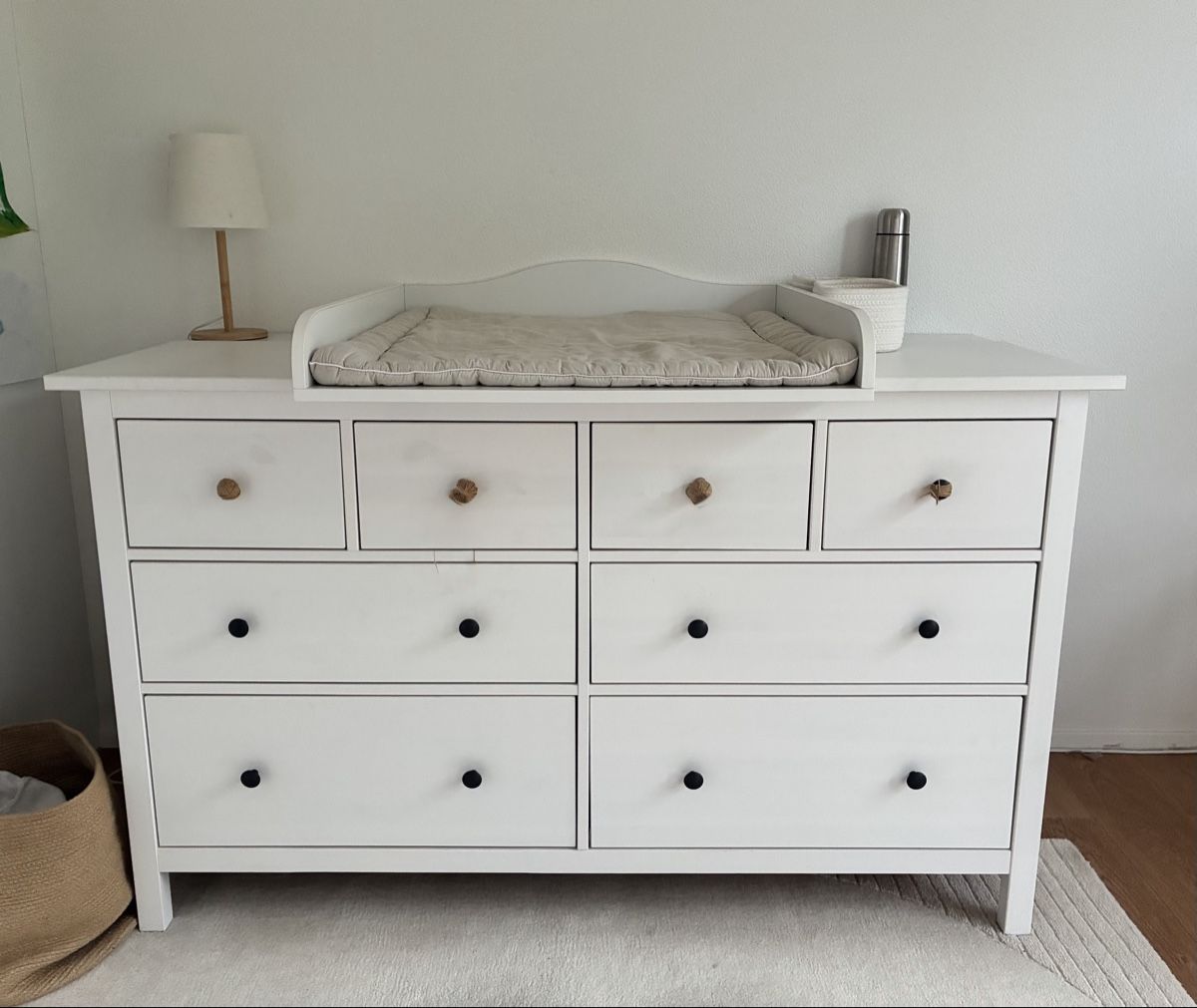 Ikea Fasciatoi & Accessori: IKEA Hemnes Kommode mit Wickelaufsatz – Usato da Holziken venduto da cascada88