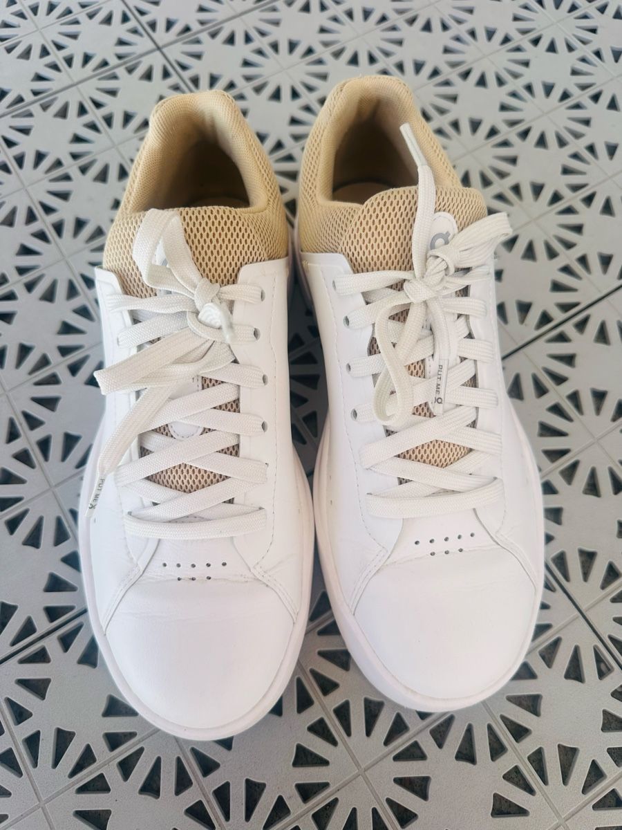 On Scarpe da donna: On Running The Roger Sneaker – Usato da Seuzach venduto da Kingman11