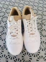 On Running The Roger Sneaker