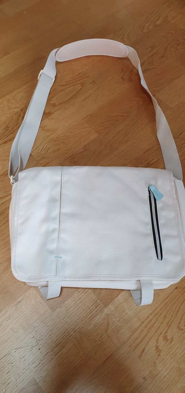 Borse: Laptop / Tablet-Tasche – Nuovo (secondo la descrizione) da Hittnau venduto da Gamoe