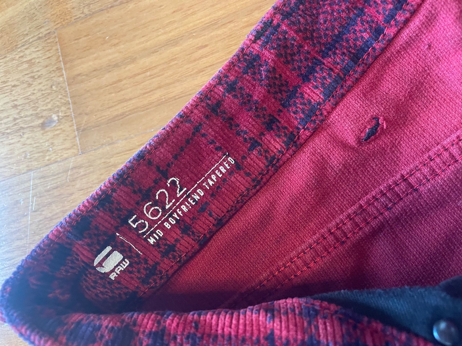 Jeans: G-Raw Jeans - rot-blau – Gebraucht aus Bourguillon von gartenwohnen 2