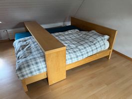 Bettgestell 180x200 mit Ablage auf Rollen