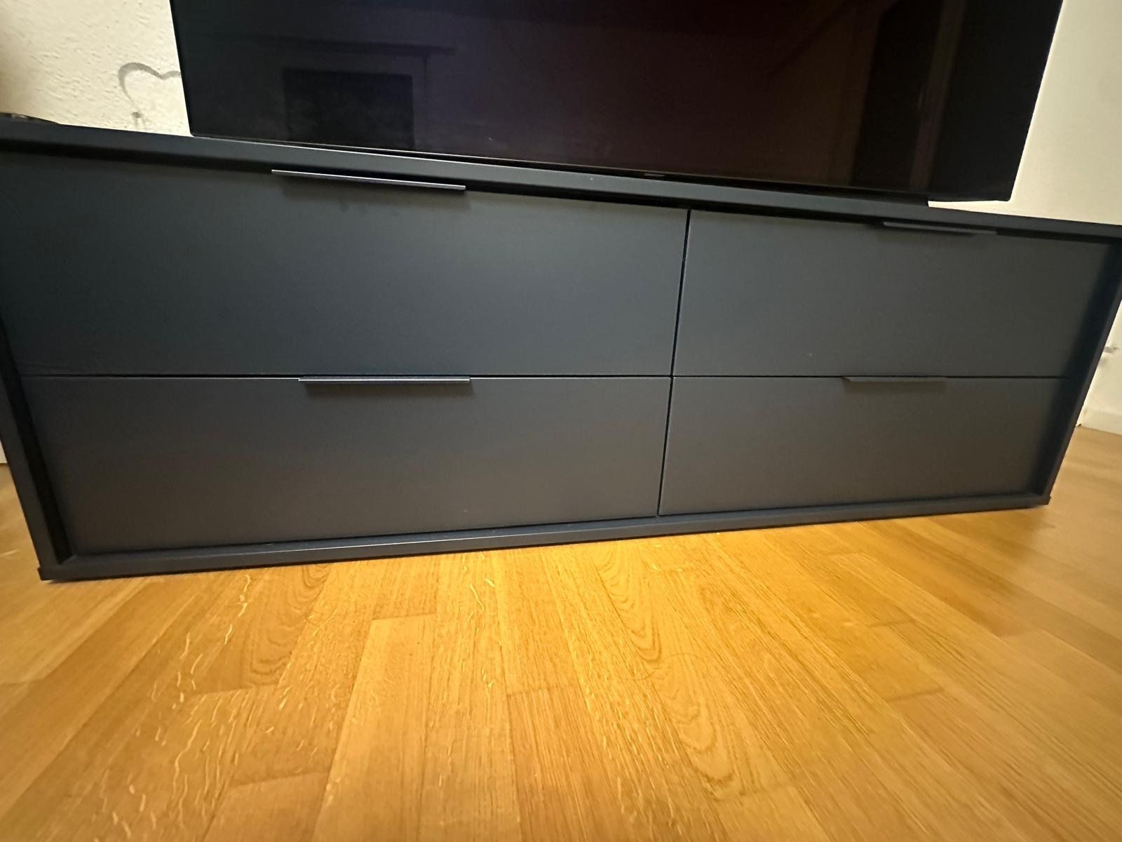 Ikea Mobili TV: TV - KOMODE – Usato da Emmen venduto da dulibal07 1