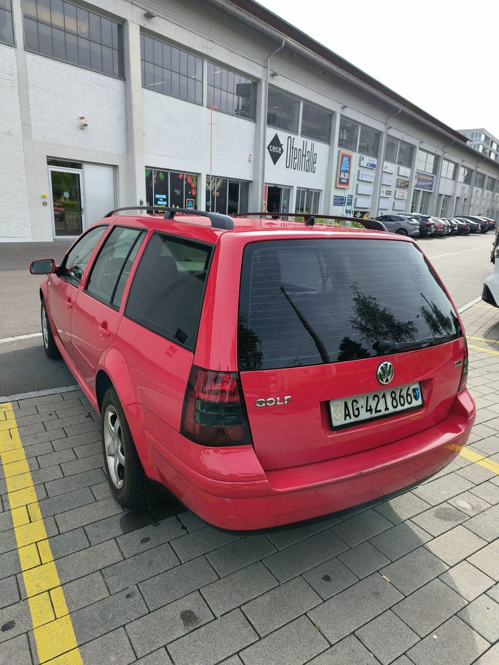 VW Automobili: VW Golf 4 1.9TDI Variant / 74kW/100PS – Usato da Zürich venduto da tra_tn67 5