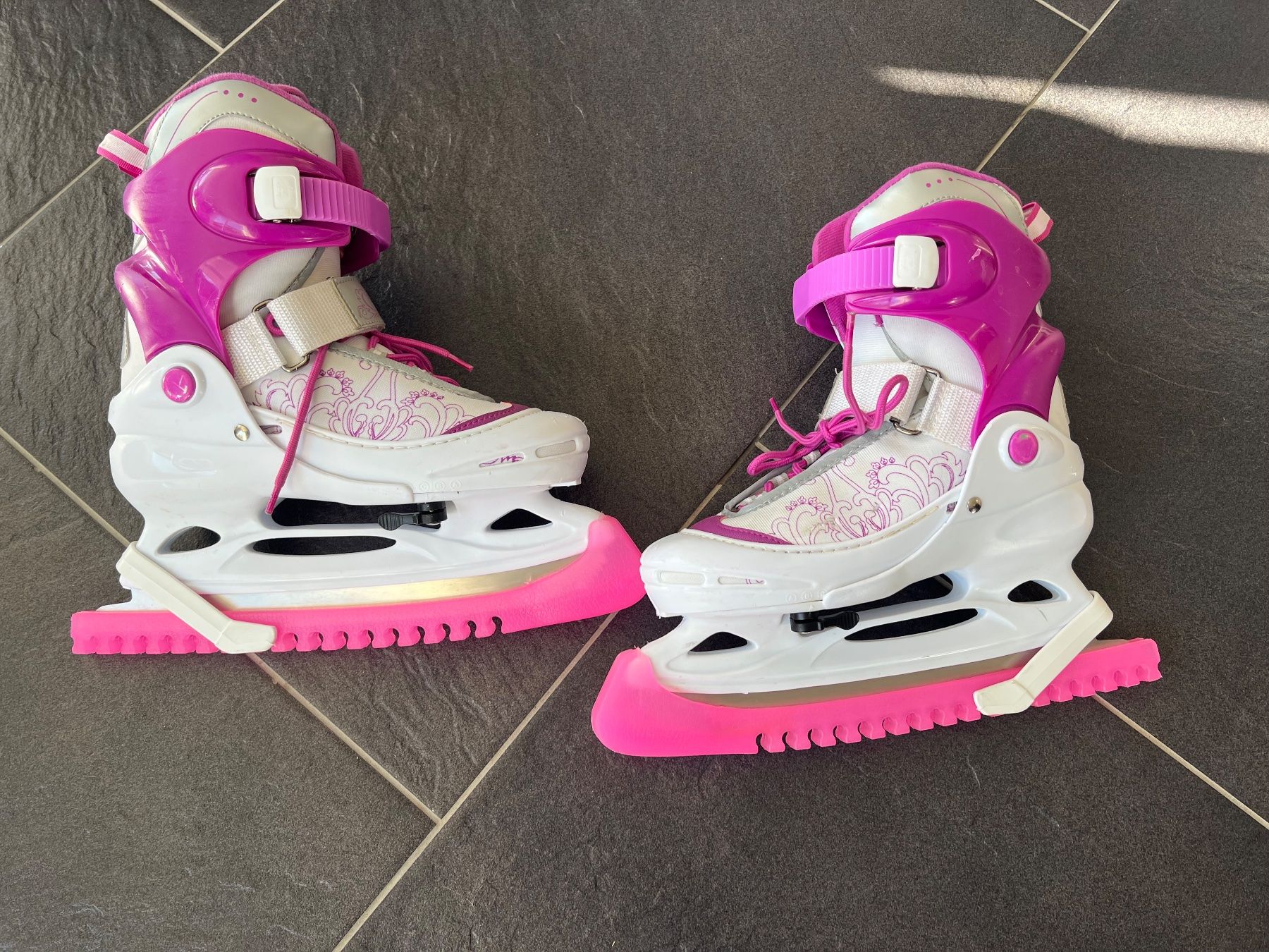 Patins à glace: Kinderschlittschuhe – D'occasion à Full-Reuenthal par Rbmaler 1