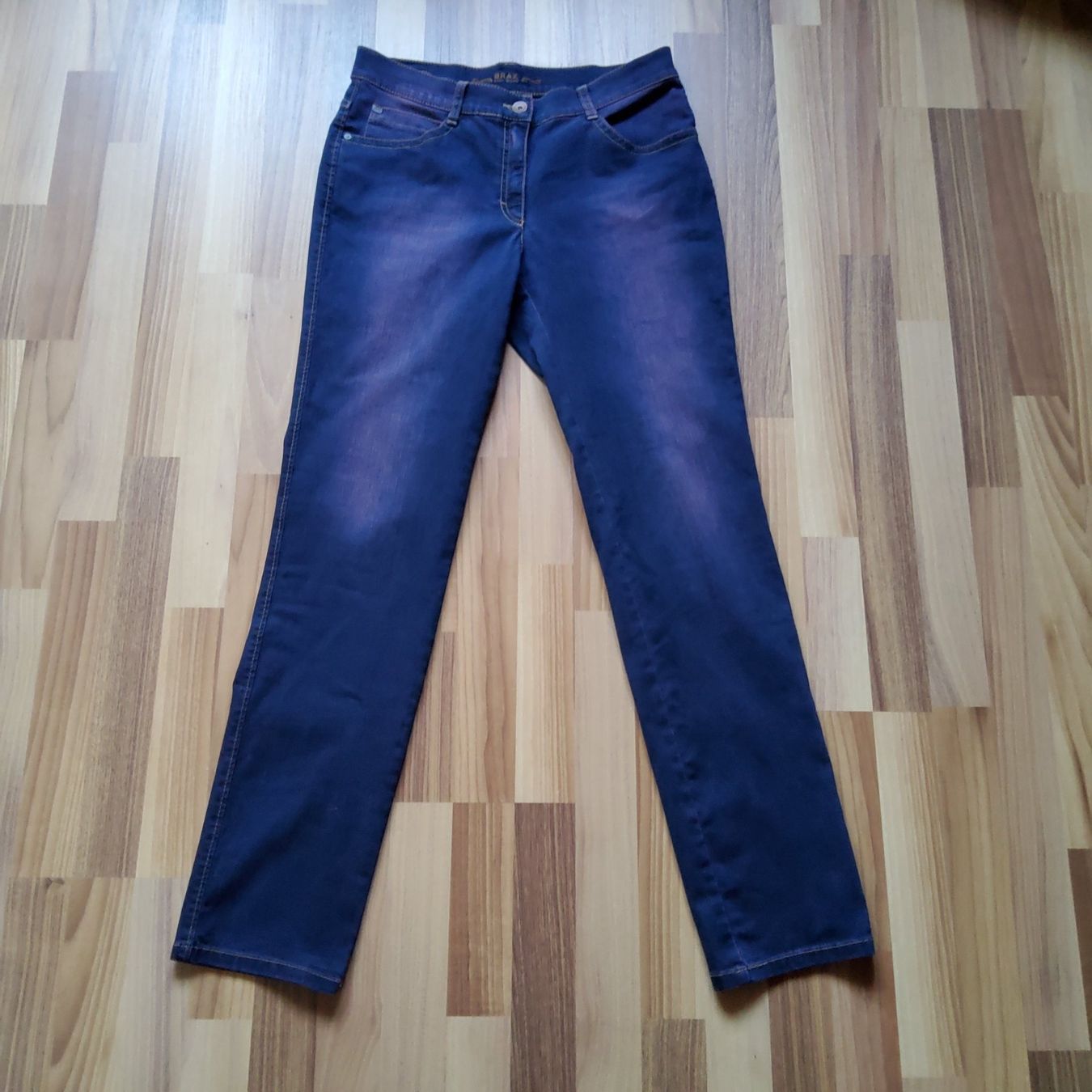 Brax Jeans: Blauviolette Damenjeans von Brax – Usato da Villnachern venduto da RicardoMary