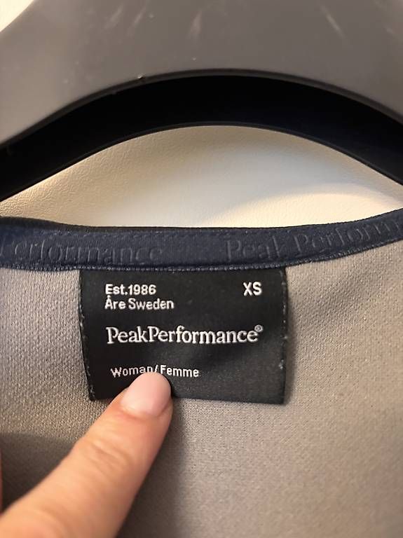 Pullover & Sweatshirts: Peak Performance Pullover XS – Gebraucht aus Zürich von AnnaPech 2