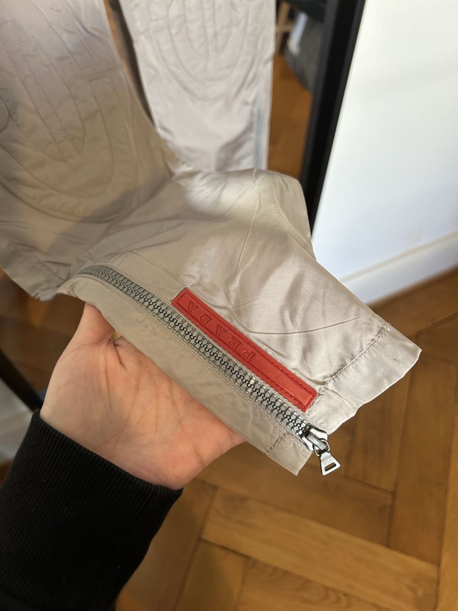 Prada Hosen: Prada Hose – Gebraucht aus Basel von min_6kms