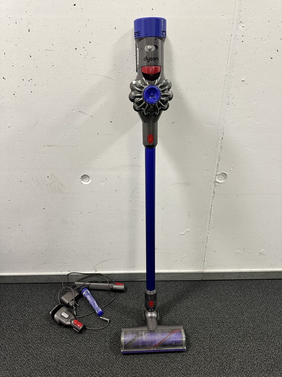Dyson Aspirateurs & Accessoires: Dyson v8 – D'occasion à Bern par AliceHo