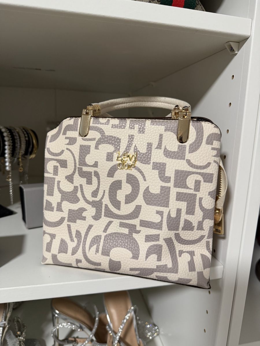 Borse da donna: Tasche  – Nuovo e nell'imballaggio originale da Bütschwil venduto da mel_r2zn