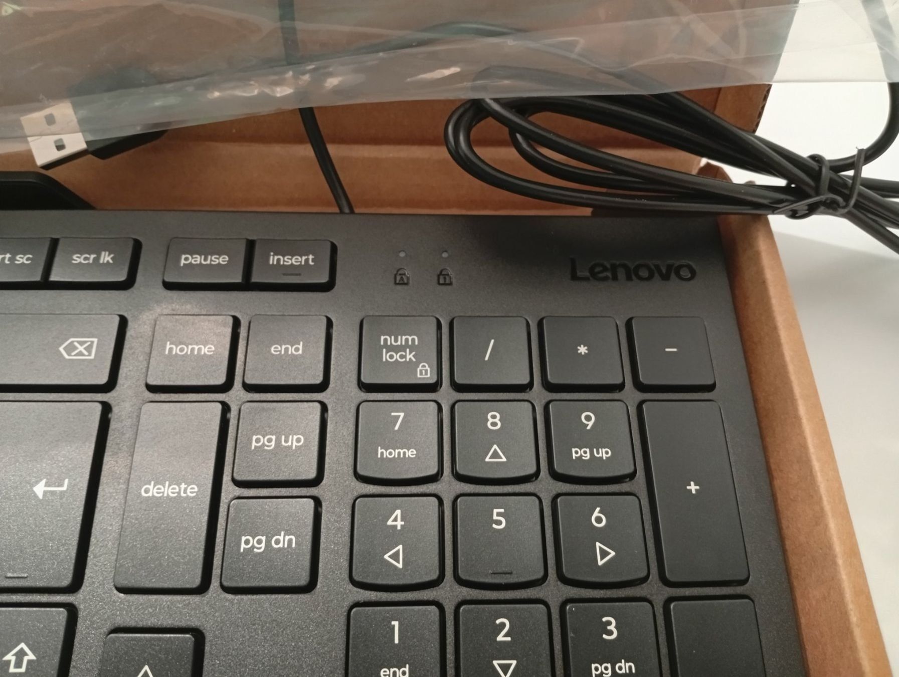 Tastiere: Lenovo-Tastatur CH und -Maus – Usato da Kloten venduto da fid_56sj 1