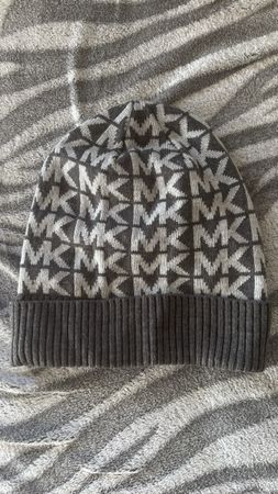 Michael Kors Mütze grau mit Logo Muster guter Zustand
