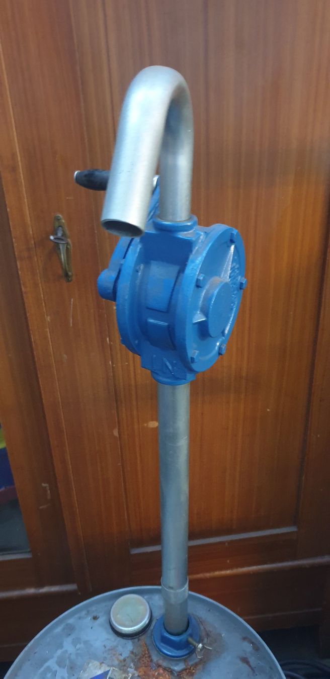Pumpen & Teile: Kurbelfasspumpe – Neu und originalverpackt aus Müllheim Dorf von Linus18 1