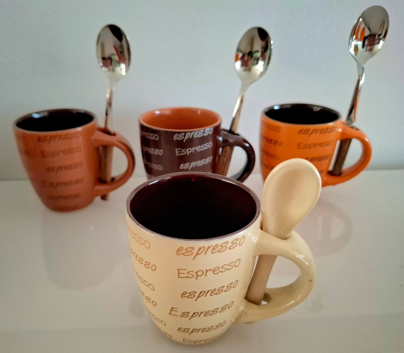 Tazze: 4 Espresso-Tassen mit Löffel – Usato da Zürich venduto da Loubol