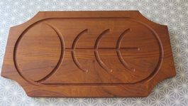 schönes Grill-Brett mit Saucenrille Holz ca. 45x25x2 cm