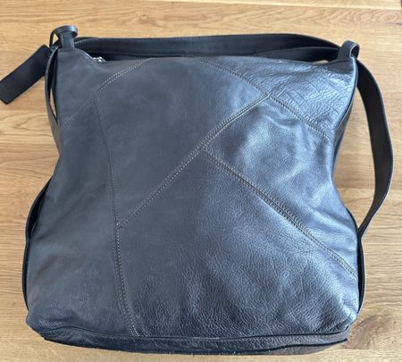 Reptile‘s House Tasche & Rucksack black