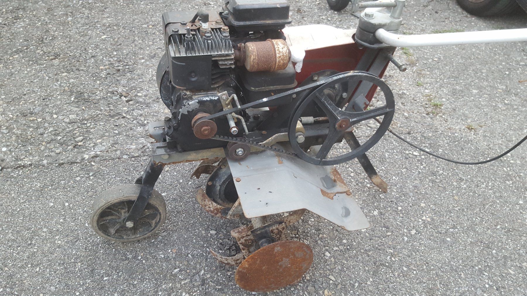 Tutte le macchine: Briggs & stratton 3hp – Usato da Biel / bienne venduto da Sarouch9 4