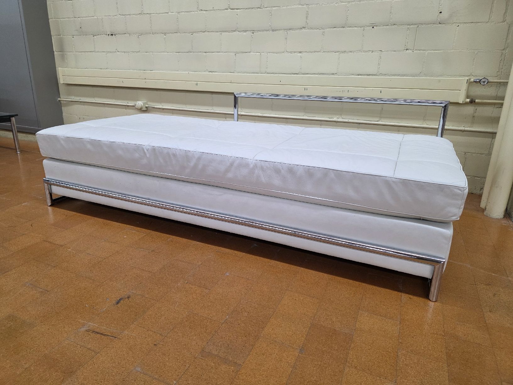 Classicon Divani: Designer Daybed aus Leder Eileen Gray für ClassiCon – Usato da Lichtensteig venduto da UsedINStore 1