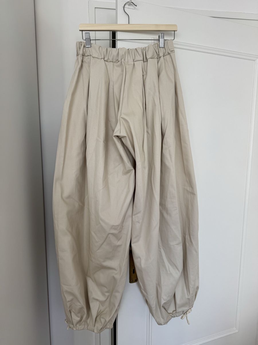 Pantaloni: Pantalon beige  – Nuovo e nell'imballaggio originale da Thônex venduto da emm_f5jb