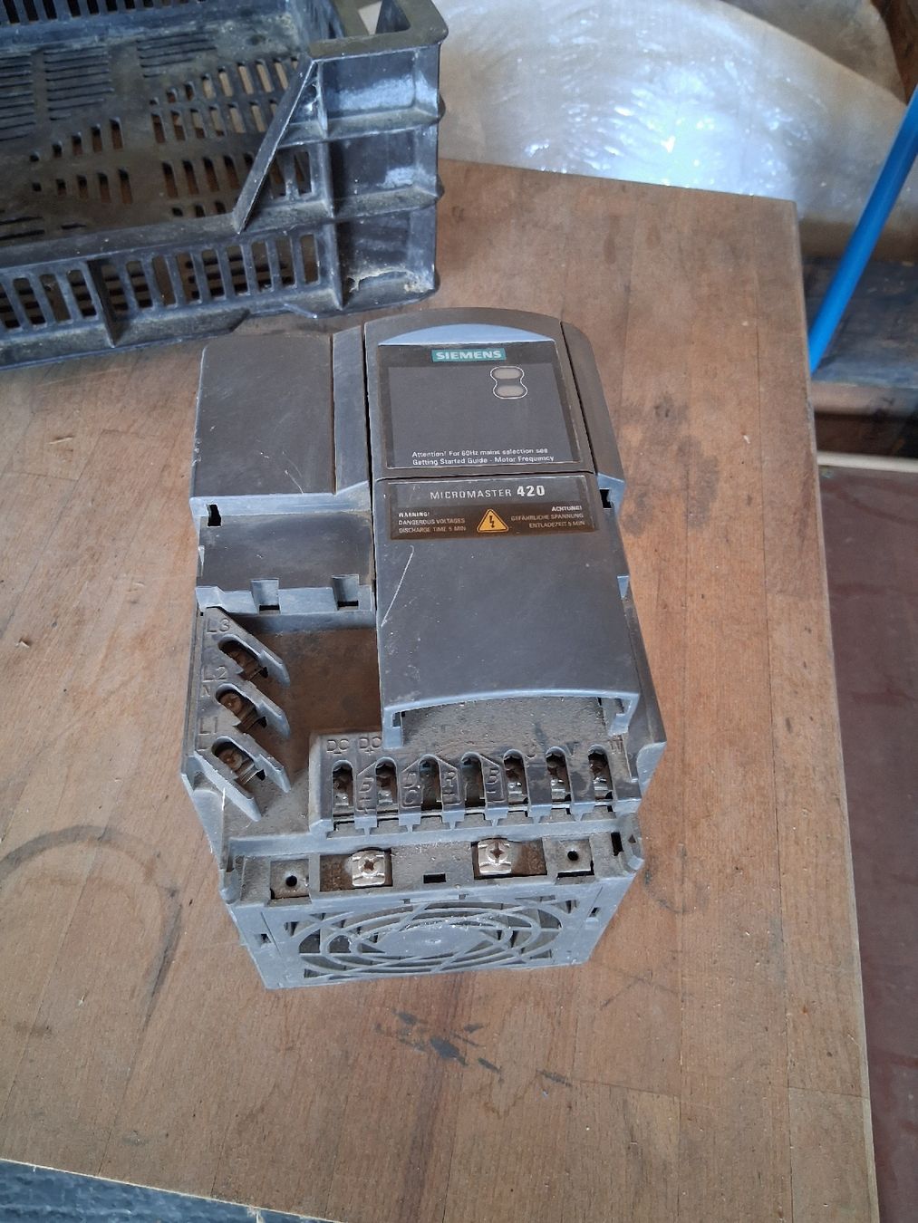 Siemens Componenti elettronici: Siemens Frequenzumformer – Usato da Zezikon venduto da nfa_2s5b 1