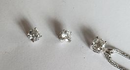 Drei Diamanten (Halskette und Ohrringe)