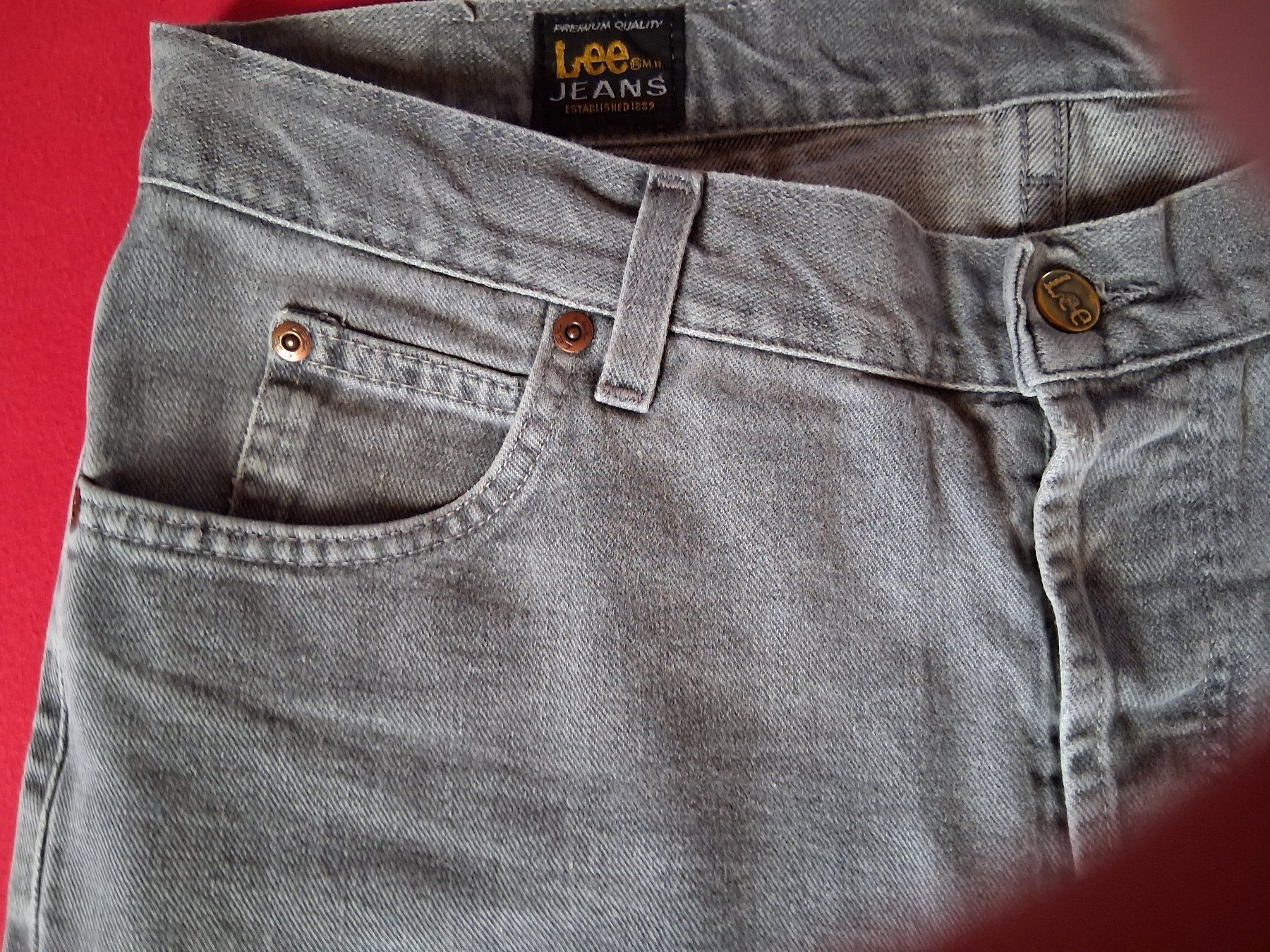 Lee Jeans: Graue Lee Jeans, Top Zustand – Usato da Grüt (Gossau) ZH venduto da Gimmiten 7