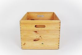 Holzkiste gross