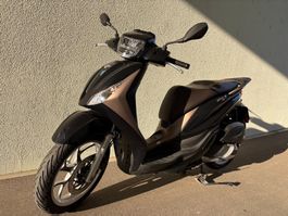 Roller Piaggio Medley 125 RST