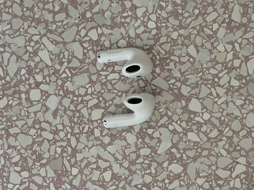 Apple Cuffie: Apple AirPods 4 Kopfhörer – Usato da Zürich venduto da Yeli79