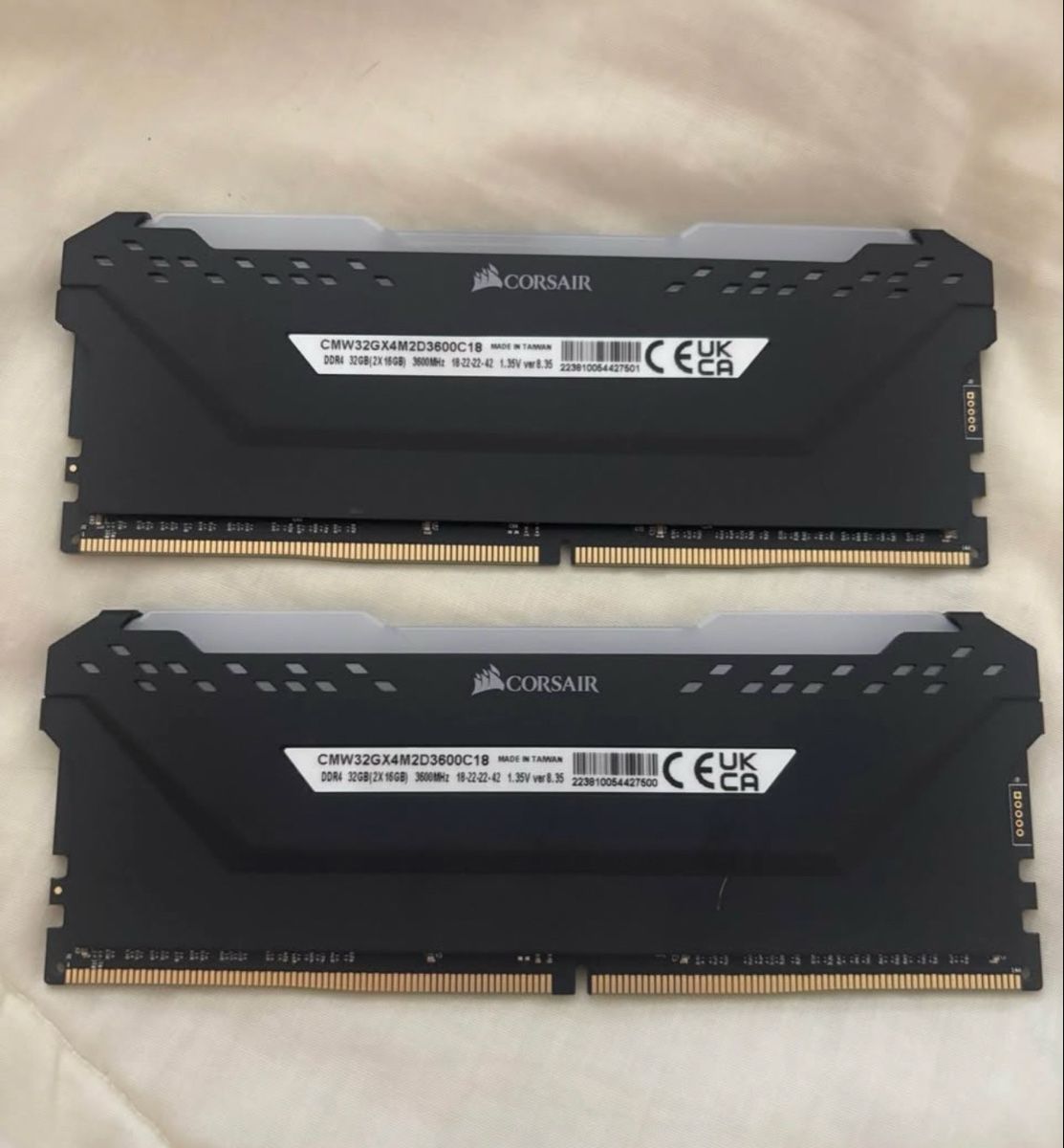 Corsair Cartes mémoire: RAM DDR4 – Neuf (Voir description) à Orbe par car_8grw 1
