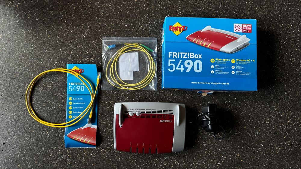 Fritzbox 5490 Glasfaser-Router 1000Mbit/s (Gebraucht) in Schlieren für ...
