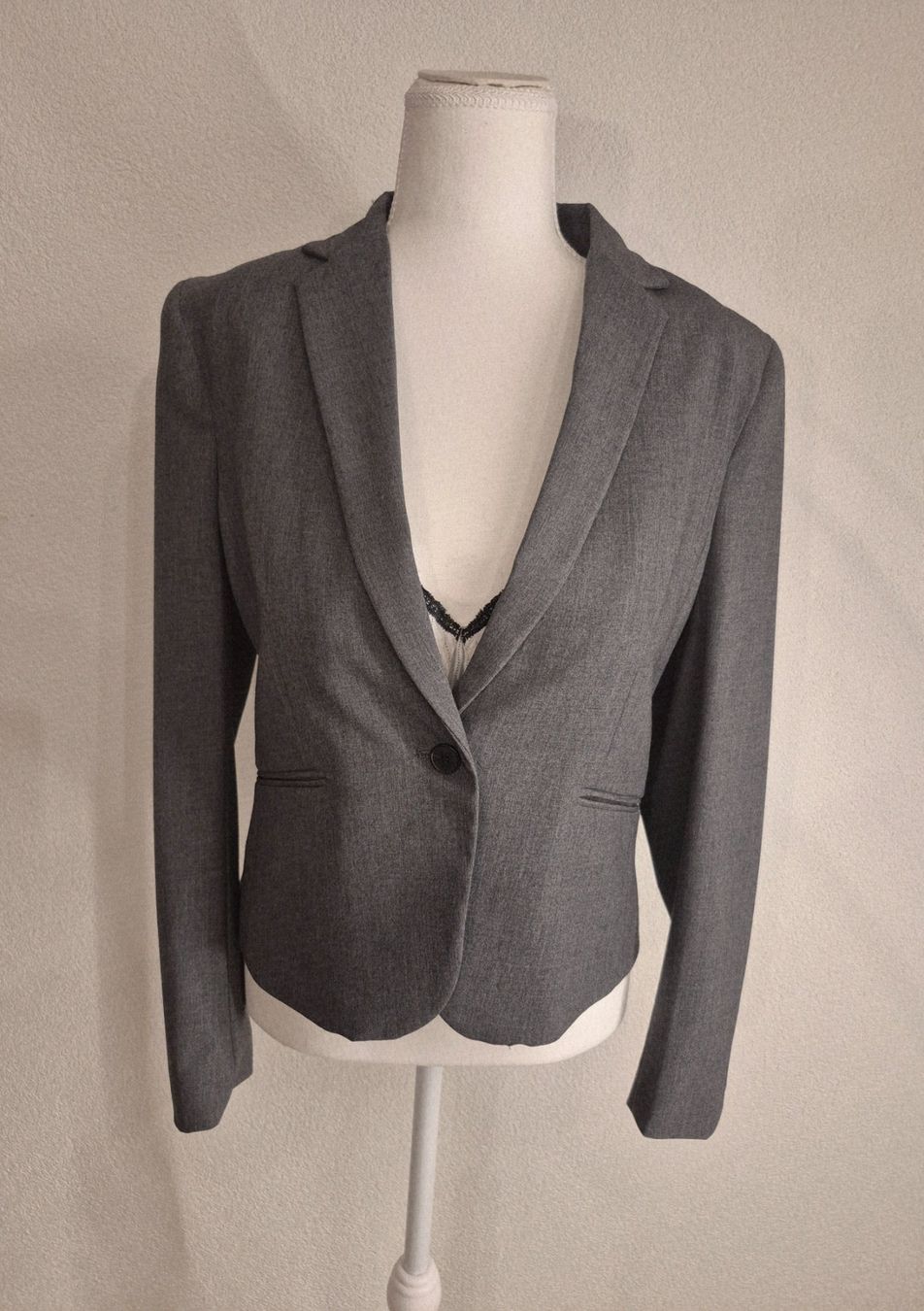 H&M Jacken: Business-Blazer, Anthrazit, H&M, Grösse 40, NEU – Neu und originalverpackt aus La Neuveville von Vestiaire_2011 1