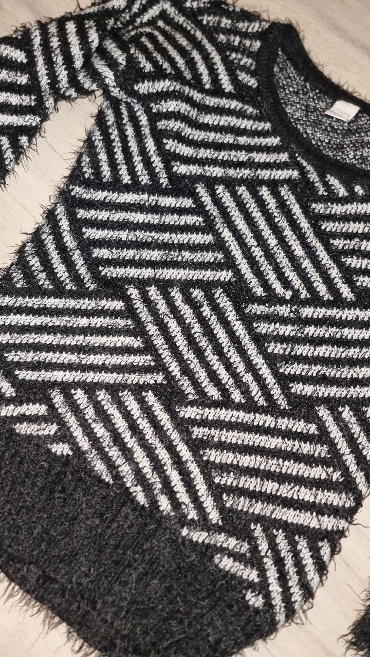 Pullover & Sweatshirts: Warmer Pullover mit speziellem Muster, Grösse M – Gebraucht aus Wigoltingen von Zuckerfee84 1