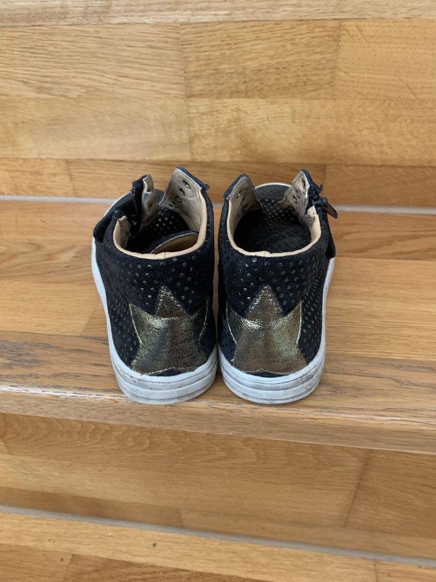 Scarpe per ragazze: Mädchenschuhe, Senkers, Halbschuhe, Grösse 34 – Usato da Ostermundigen venduto da des_t9vv 4