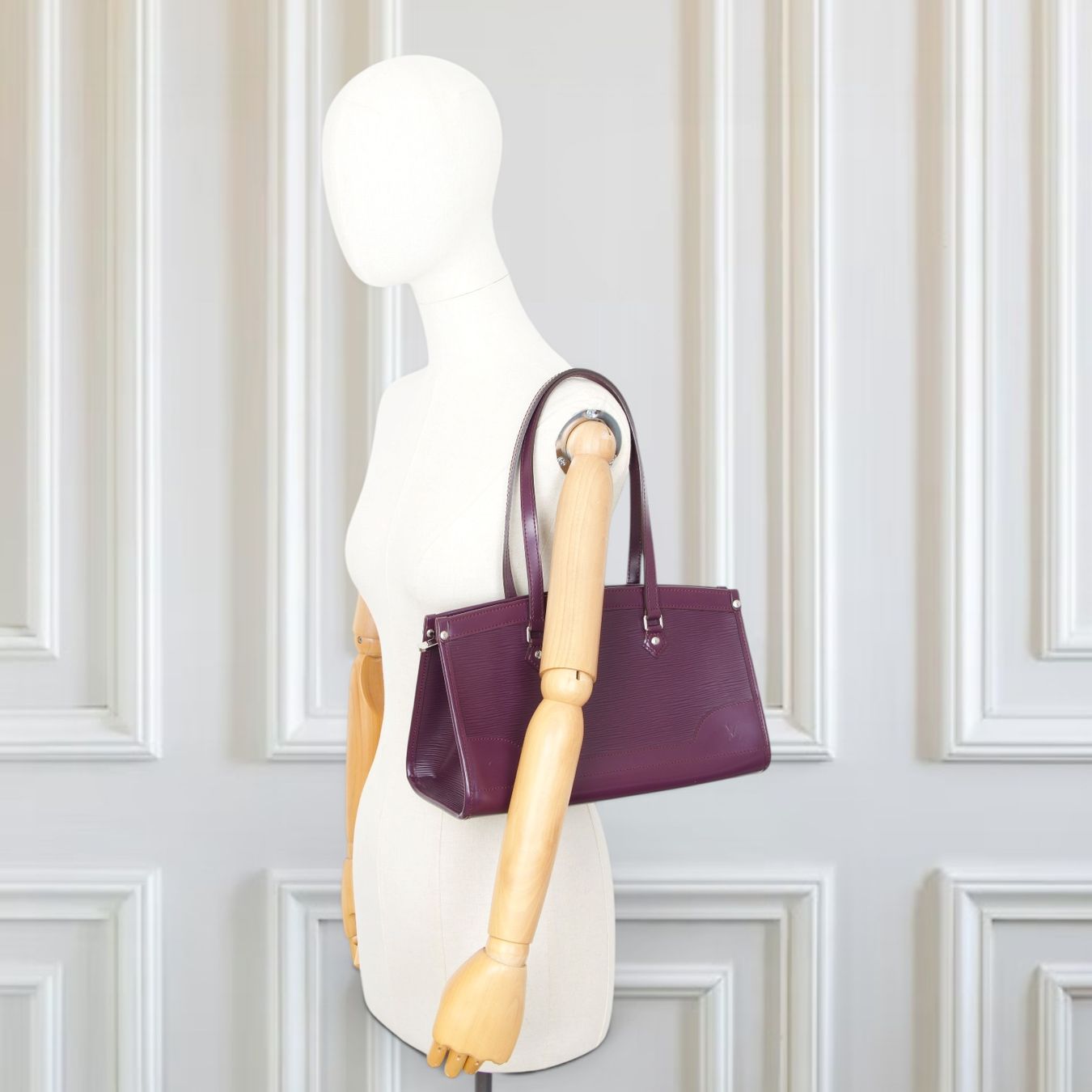 Louis Vuitton Taschen für Damen: Louis Vuitton Madeleine Epi Cassis – Gebraucht aus Binningen von Designerlabels 1