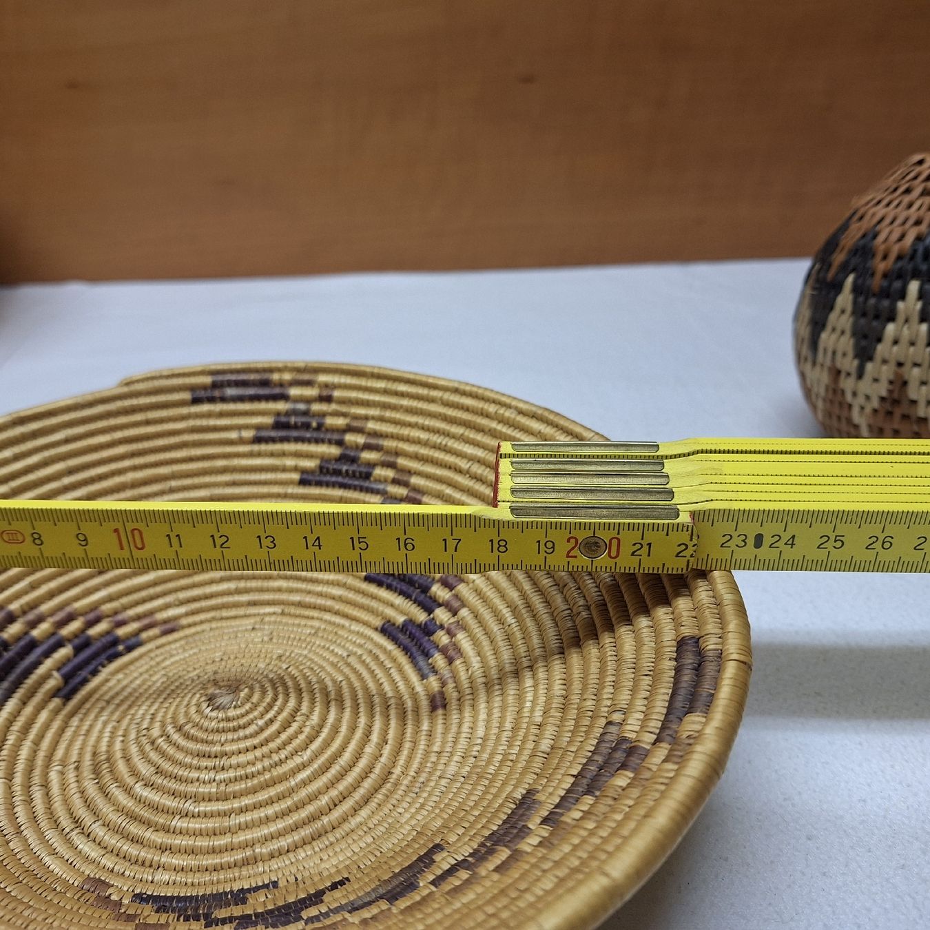 Tutte le decorazioni: Versand möglich! Afrikanisches Kräuterdösli &Flechtteller – Usato da Winterthur venduto da Goldpipau 8
