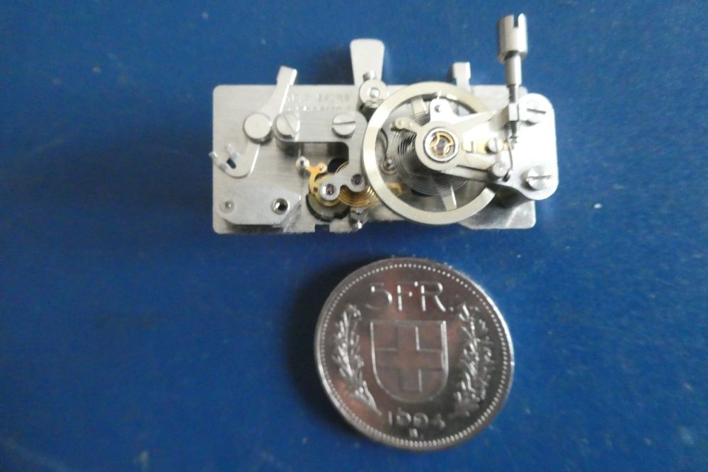 Balancier De Montre France Ebauches 5 1/2 - Tige De Remontoir 67-68, Neuf Sans étiquette