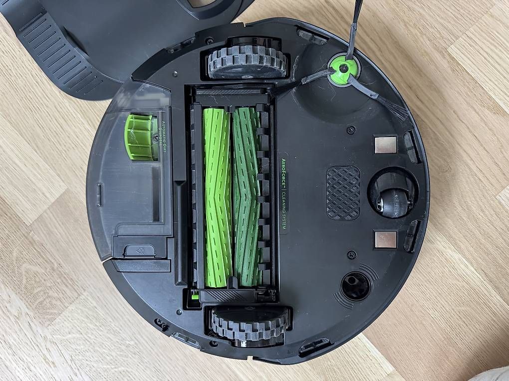 Staubsauger & Zubehör: iRobot Roomba J7+ – Neu (gemäss Beschreibung) aus Thun von DascheLii 1
