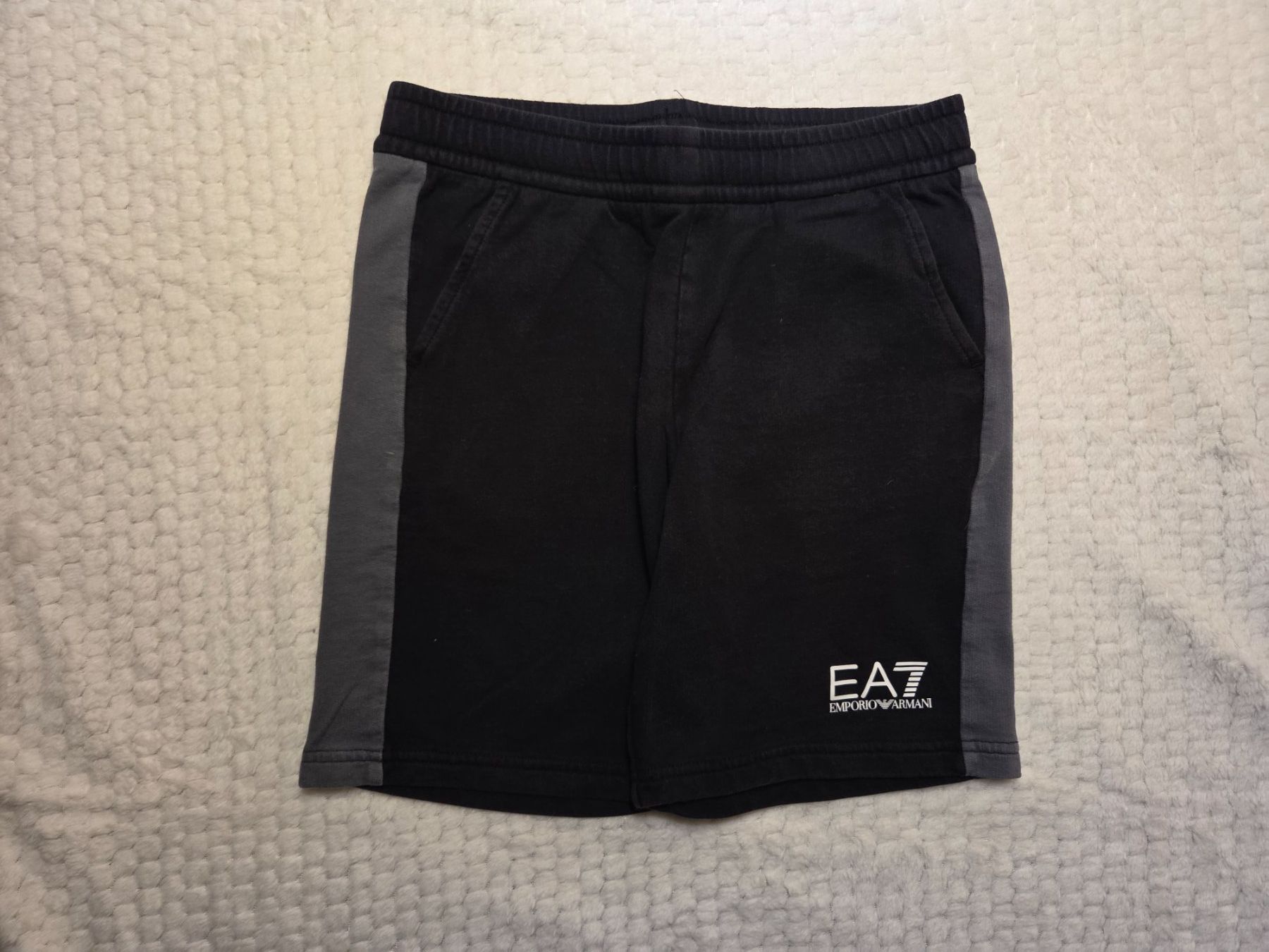 Pantaloni: Pantaloncini EA7 – Usato da Breganzona venduto da willi_17