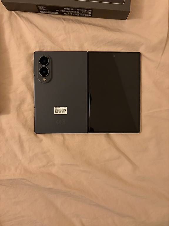 Samsung Telefoni cellulari / Smartphones: Samsung Z Fold 8 – Nuovo (secondo la descrizione) da Mettmenstetten venduto da vaabuu 1