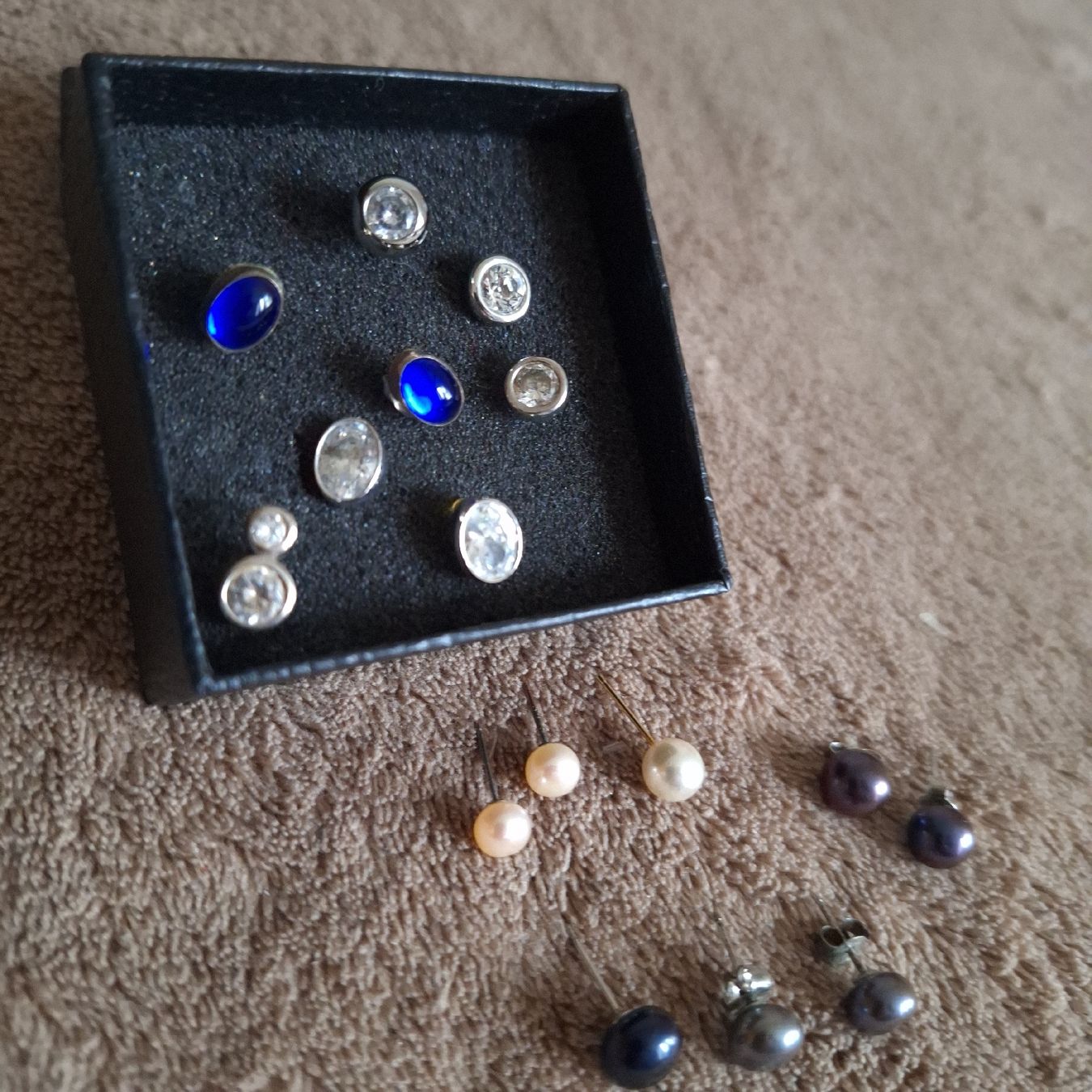 Boucles d'oreille: Versand möglich! Diverse Ohrstecker – D'occasion à Winterthur par Goldpipau