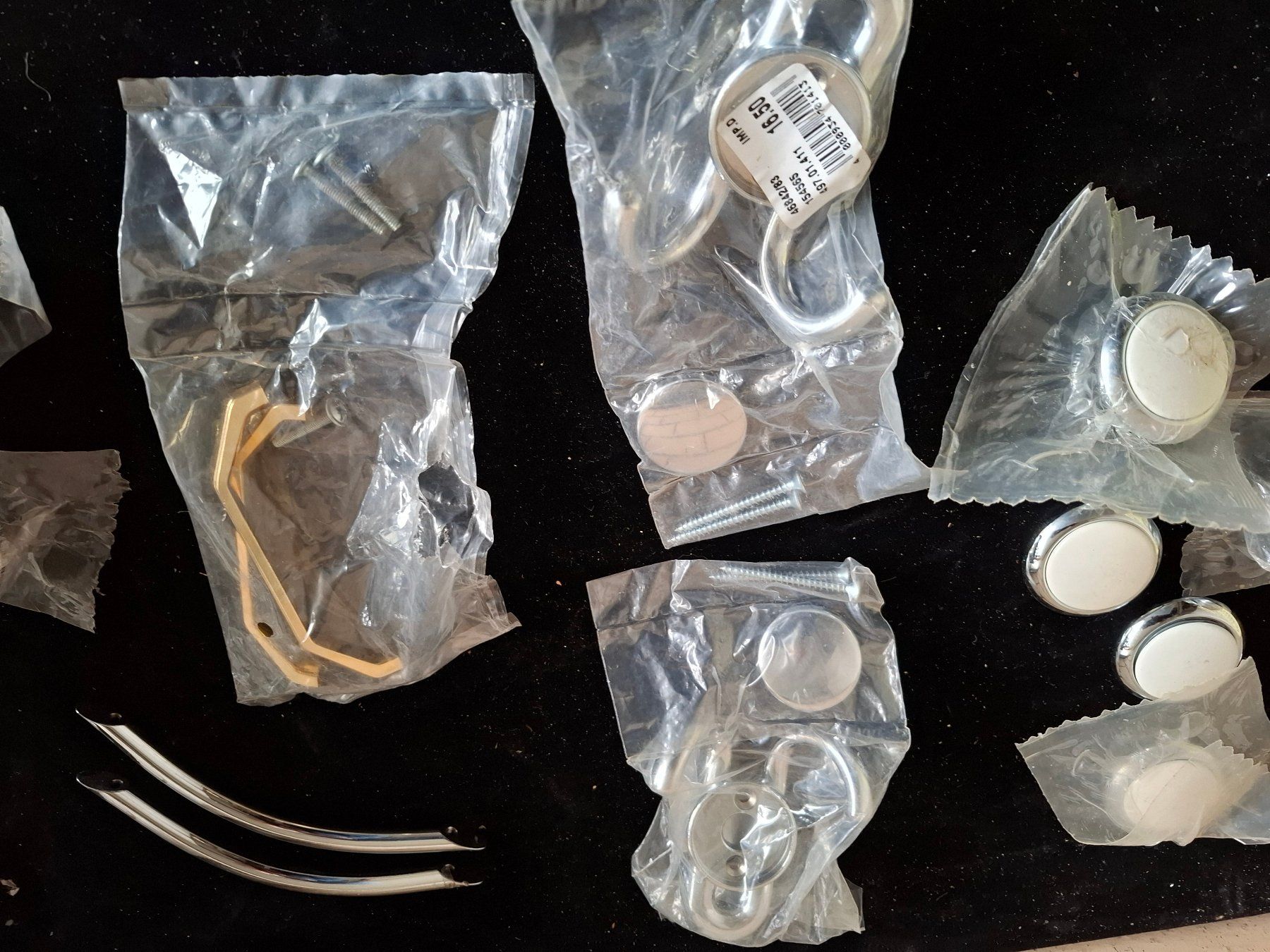 Eisenwaren: Möbelgriffe Neu diverse Modelle Chrom/Weiss Set – Neu (gemäss Beschreibung) aus Schönholzerswilen von clyde123 2