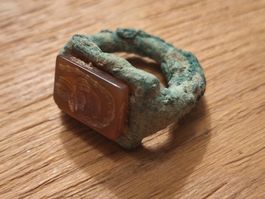 Antiker Fingerring Bronze und Karneol 3.-7. Jh. n Chr.