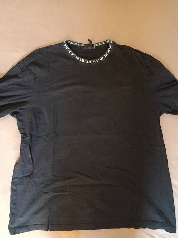 T-shirt: Maglia Nera – Usato da Bellinzona venduto da vin_jm7f 1