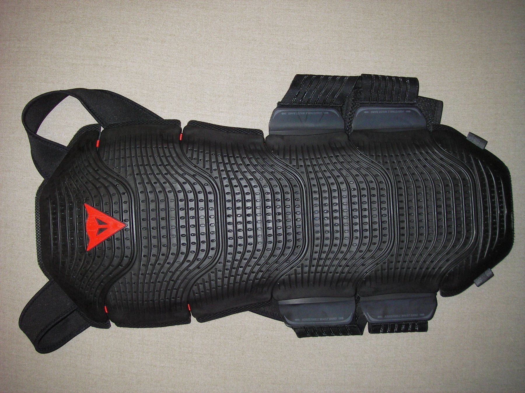 Dainese Protezioni & Imbottiture: Dainese Rückenschutz – Nuovo (secondo la descrizione) da Hombrechtikon venduto da Overrun