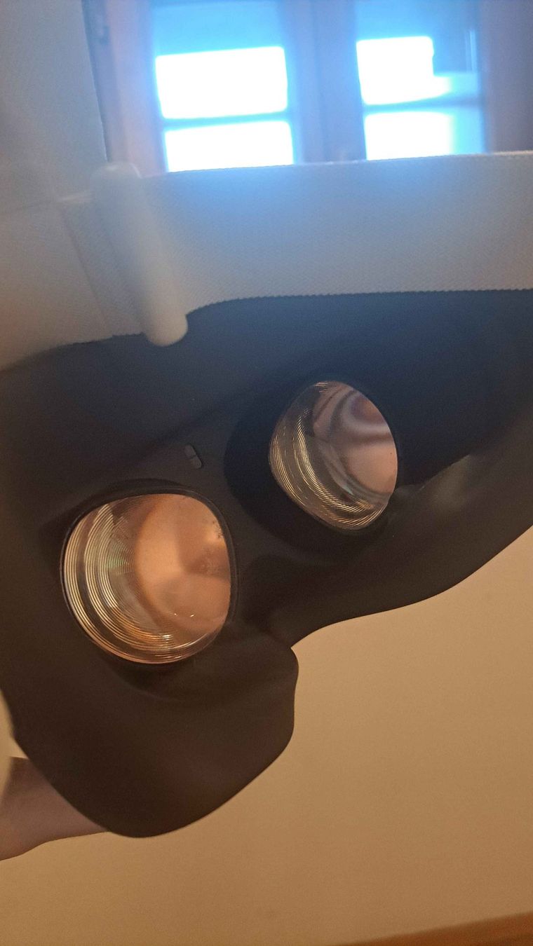 Meta Casco VR: Casque Oculus Quest 2 256GB – Usato da St-Léonard venduto da uly_lz2s 1